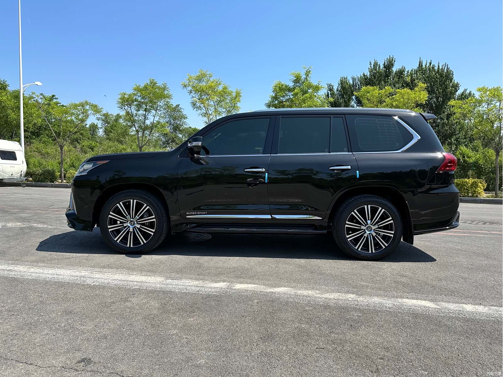 Lexus LX, 2020 7