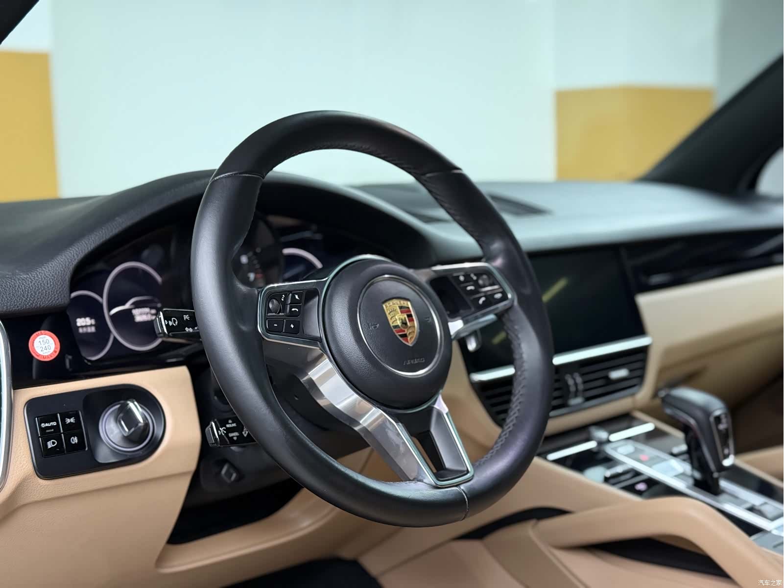 Porsche Cayenne, 2018 все фото