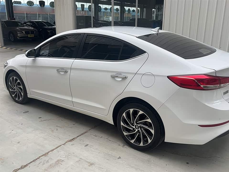 Hyundai Lead