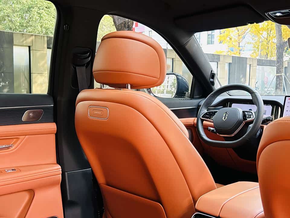 AITO Ask the world M7