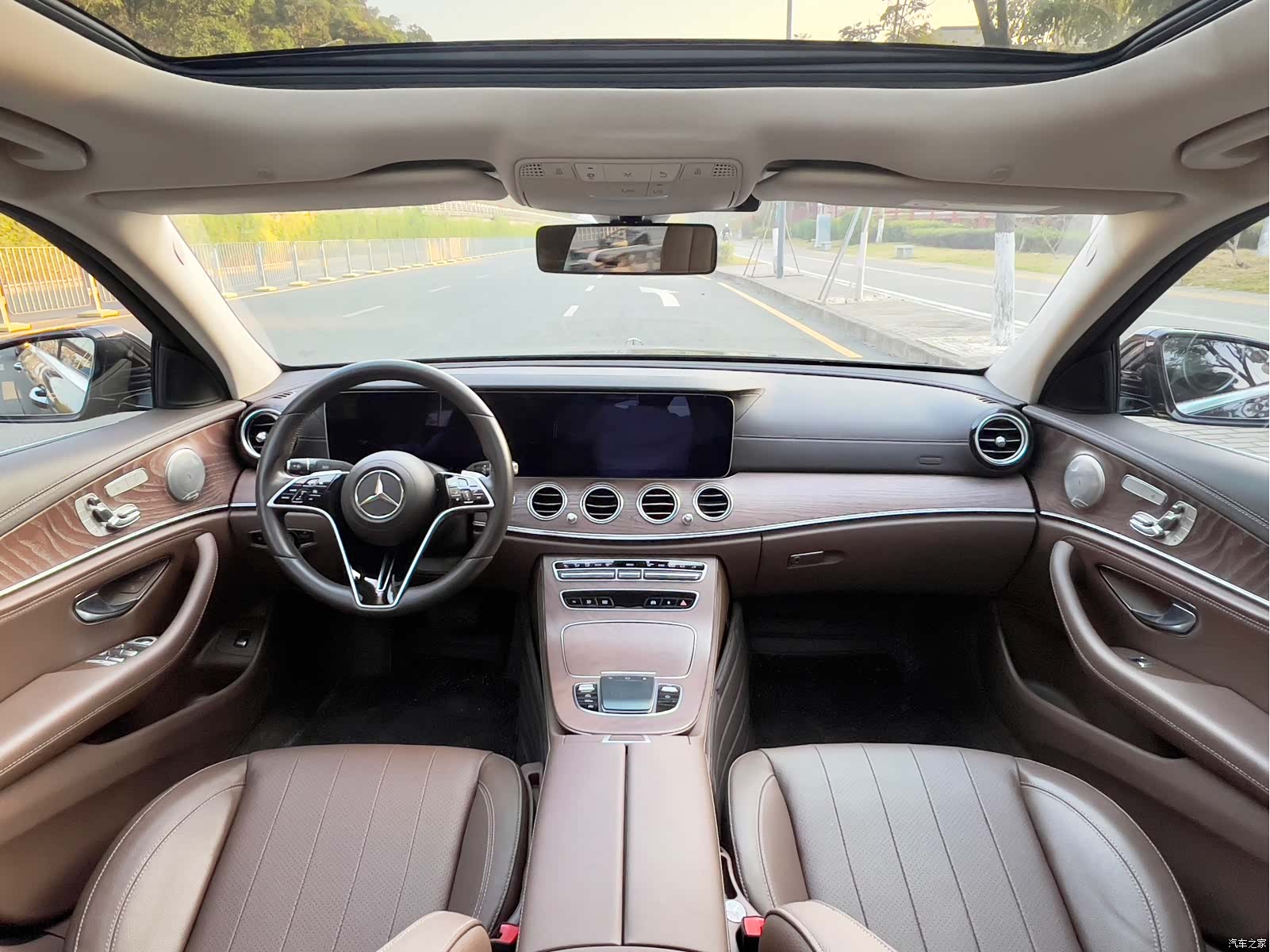 Mercedes-Benz E-Class, 2023 10