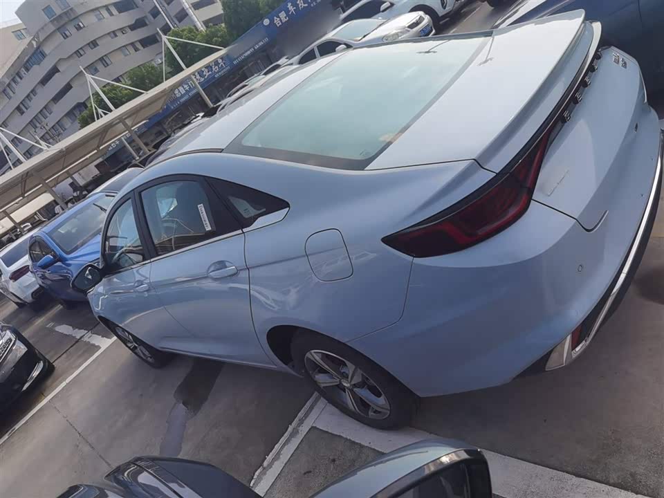 Geely Emgrand L HiP Geely Emgrand L HiP