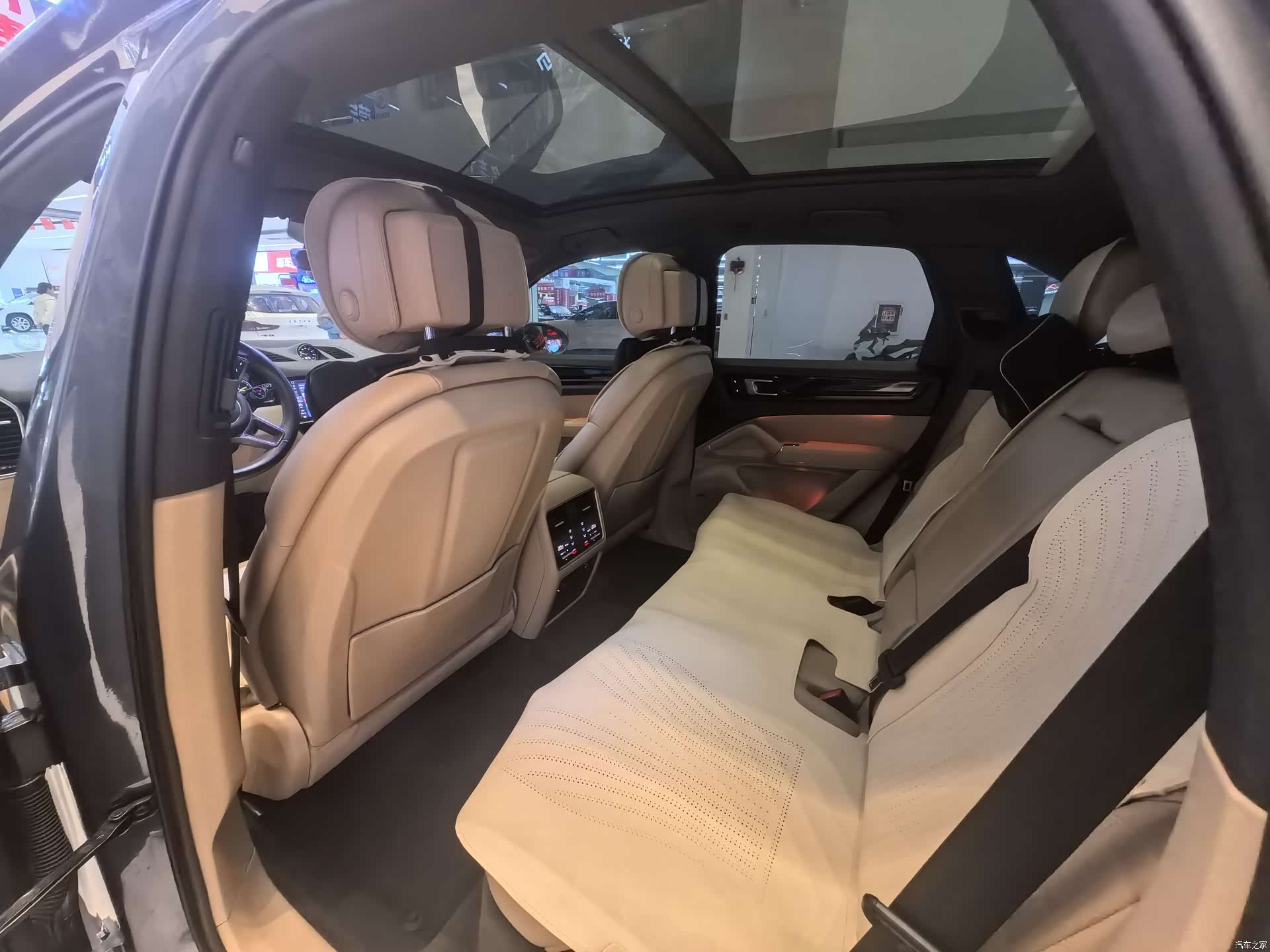 Porsche Cayenne, 2019 все фото