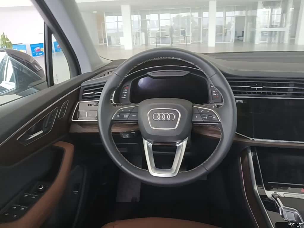 Audi Q7, 2025 17