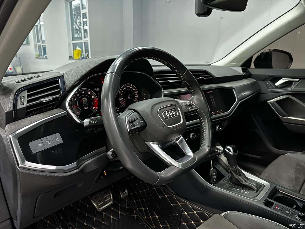 Audi Q3, 2022 13