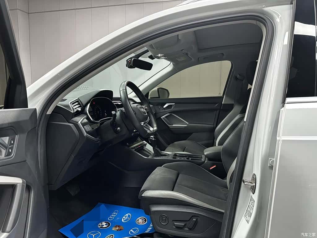Audi Q3, 2022 10