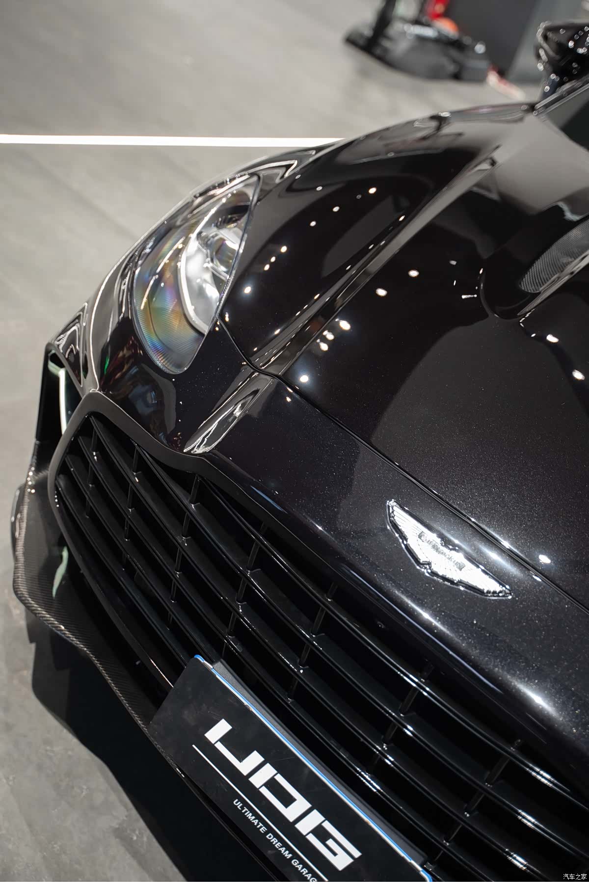 Aston Martin DBX, 2021 9
