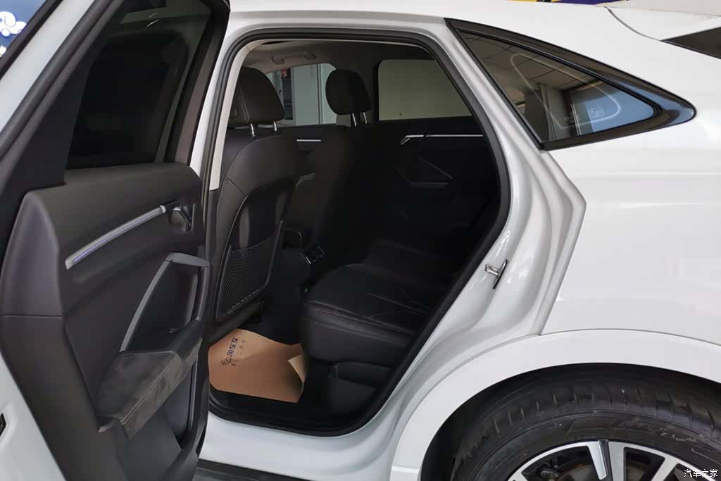 Audi Q3, 2023 11