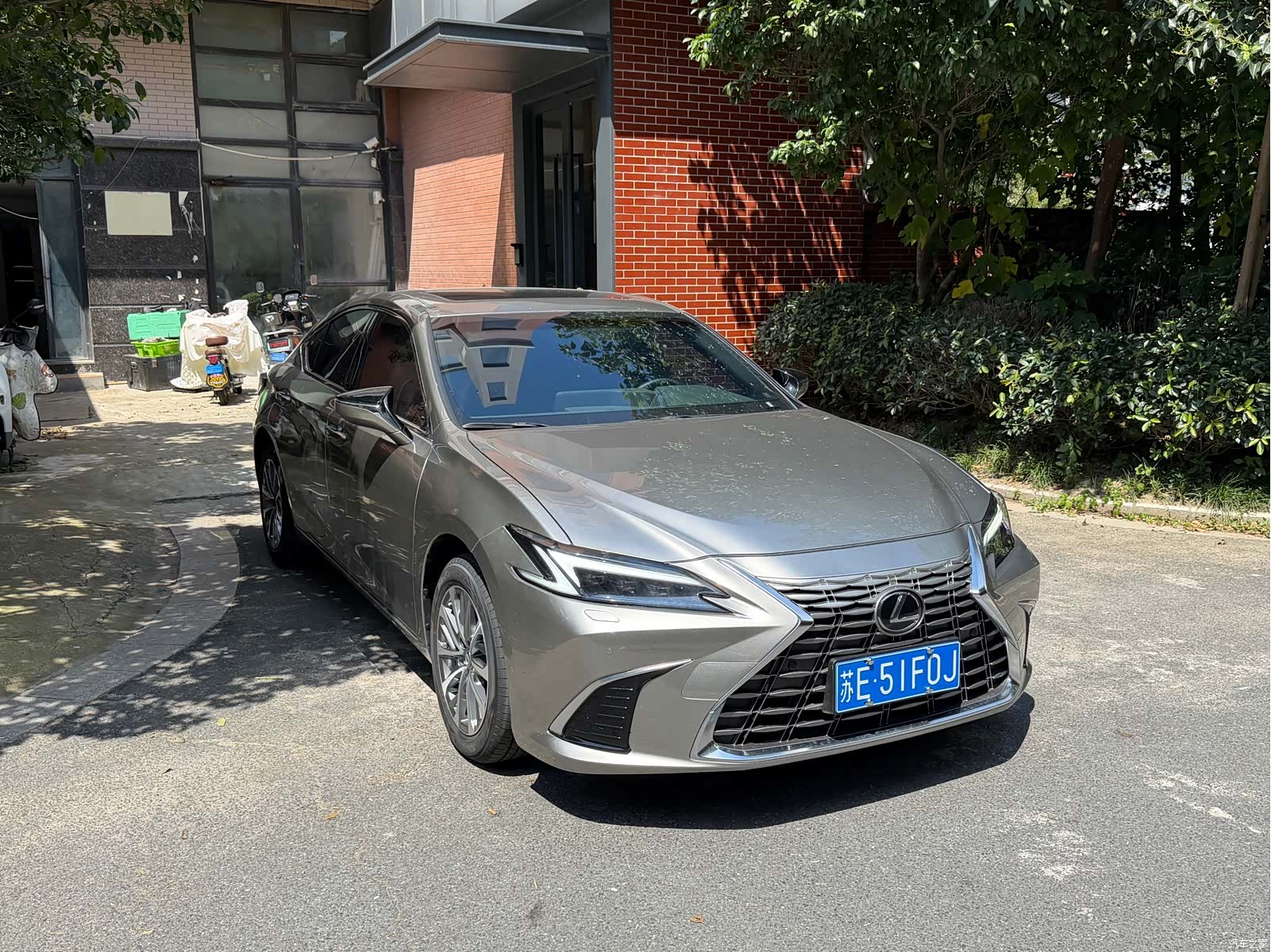 Lexus ES, 2026 3