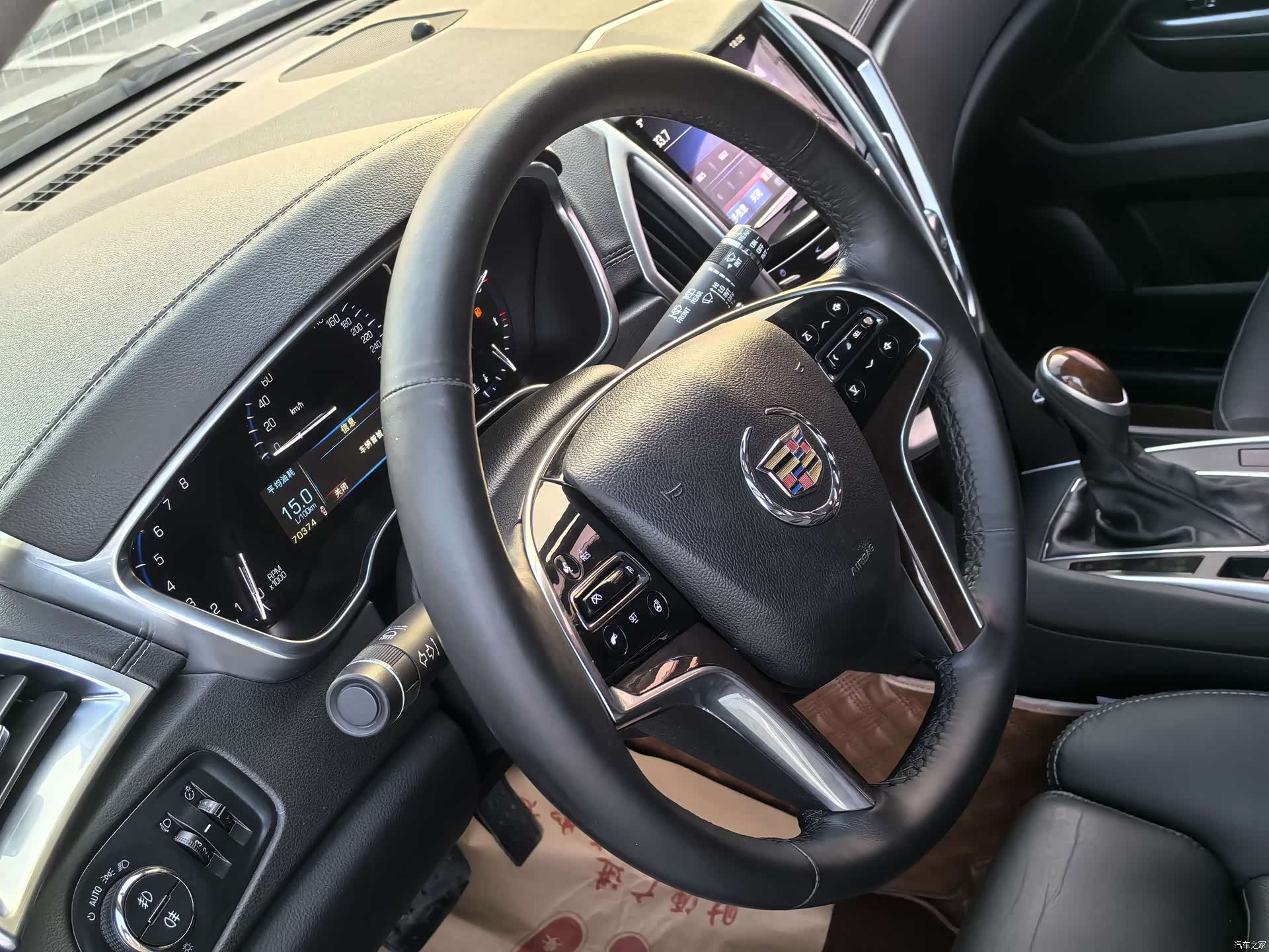 Cadillac SRX, 2016 все фото