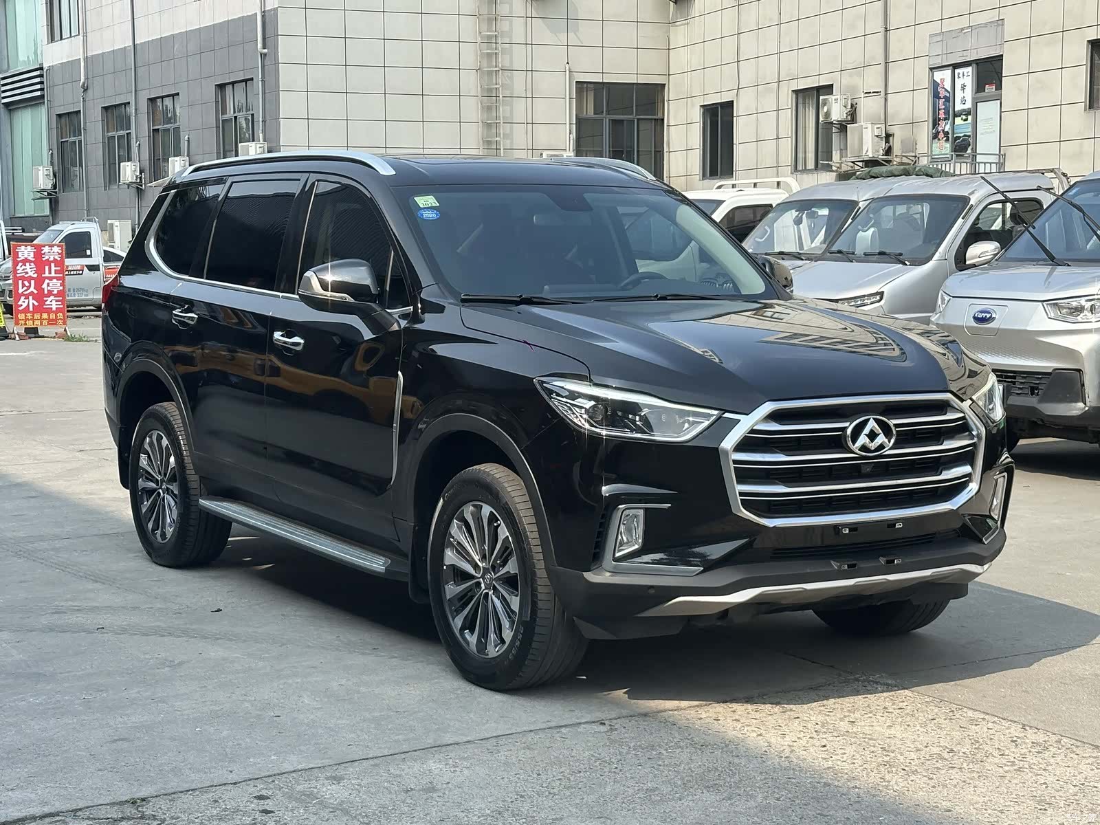 Maxus D90, 2019 3