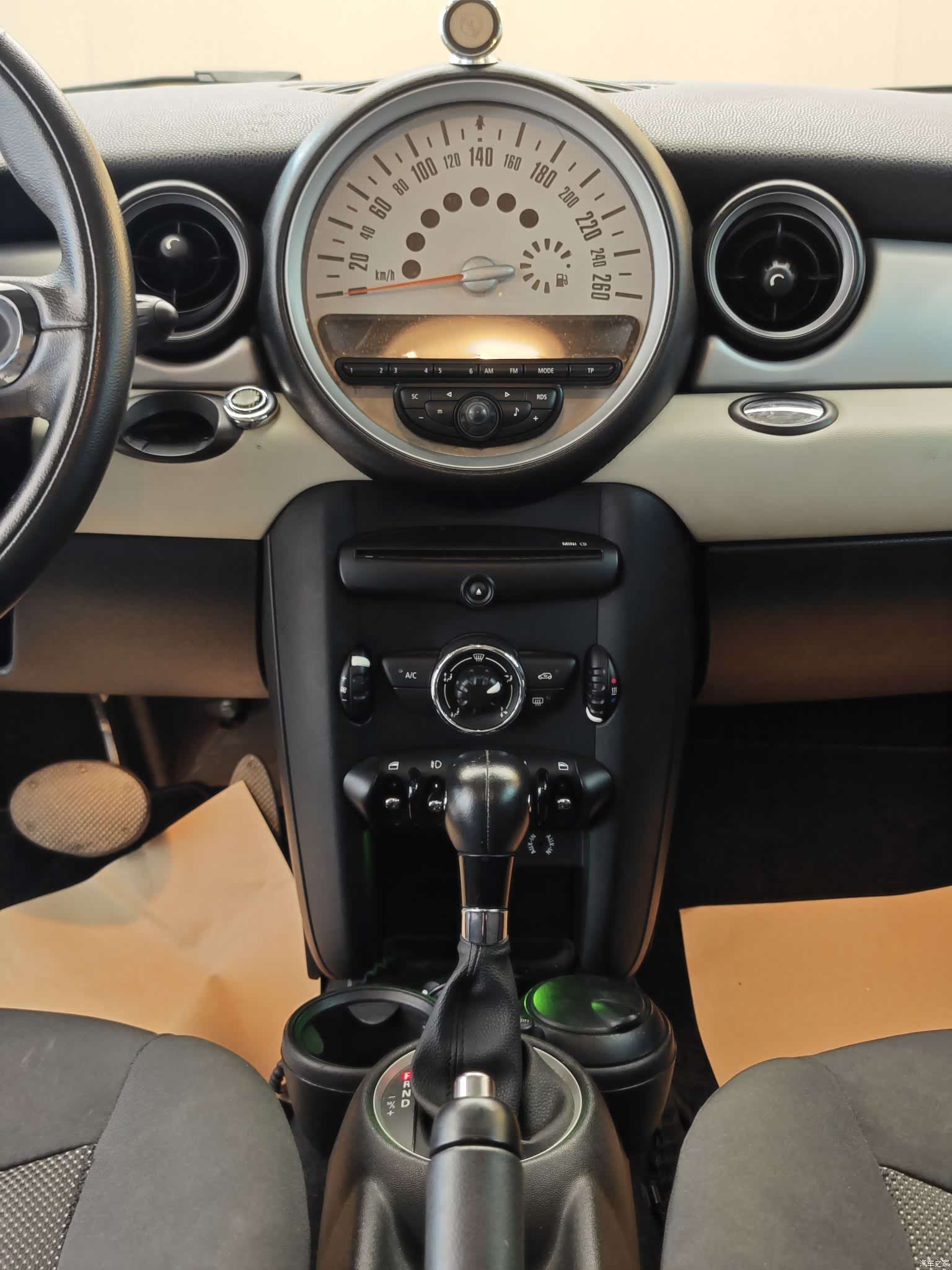 Mini Cooper, 2012 19