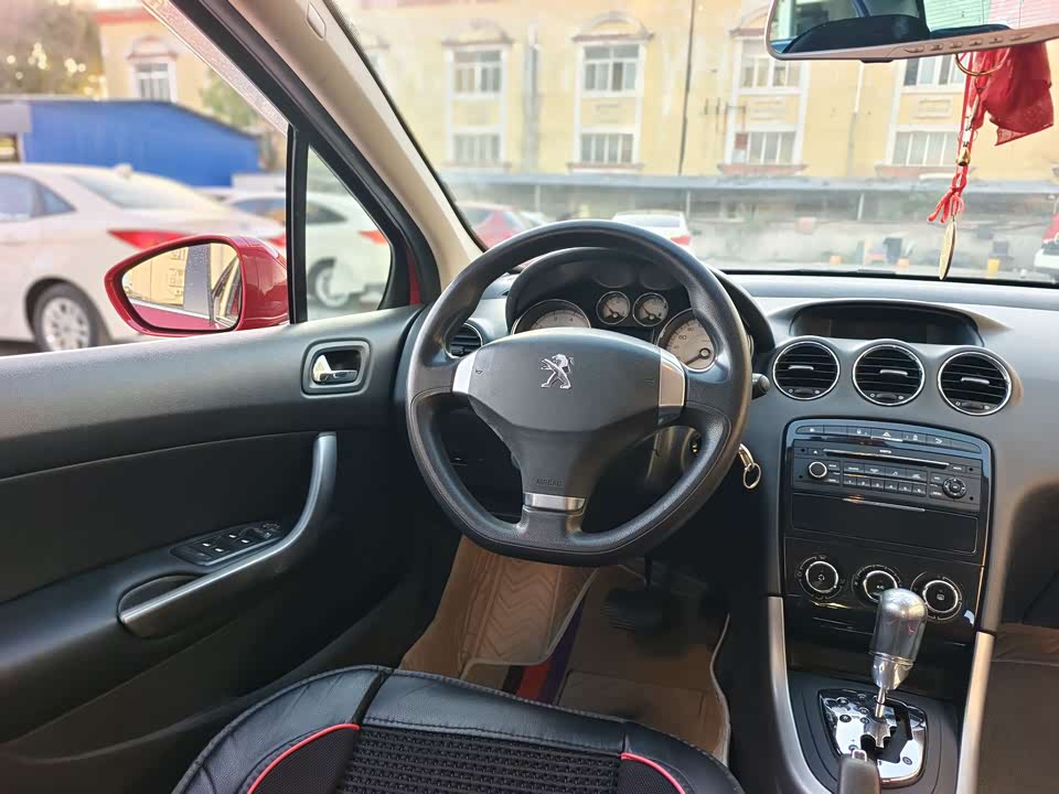 Peugeot 408