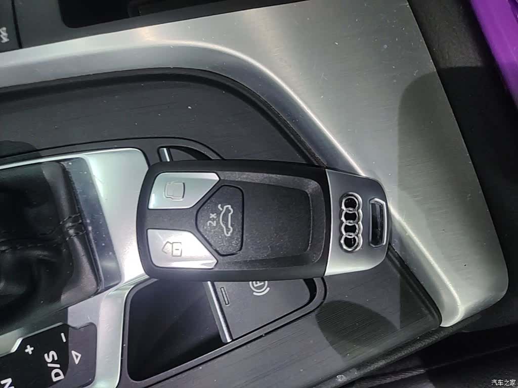 Audi A4L, 2019 9