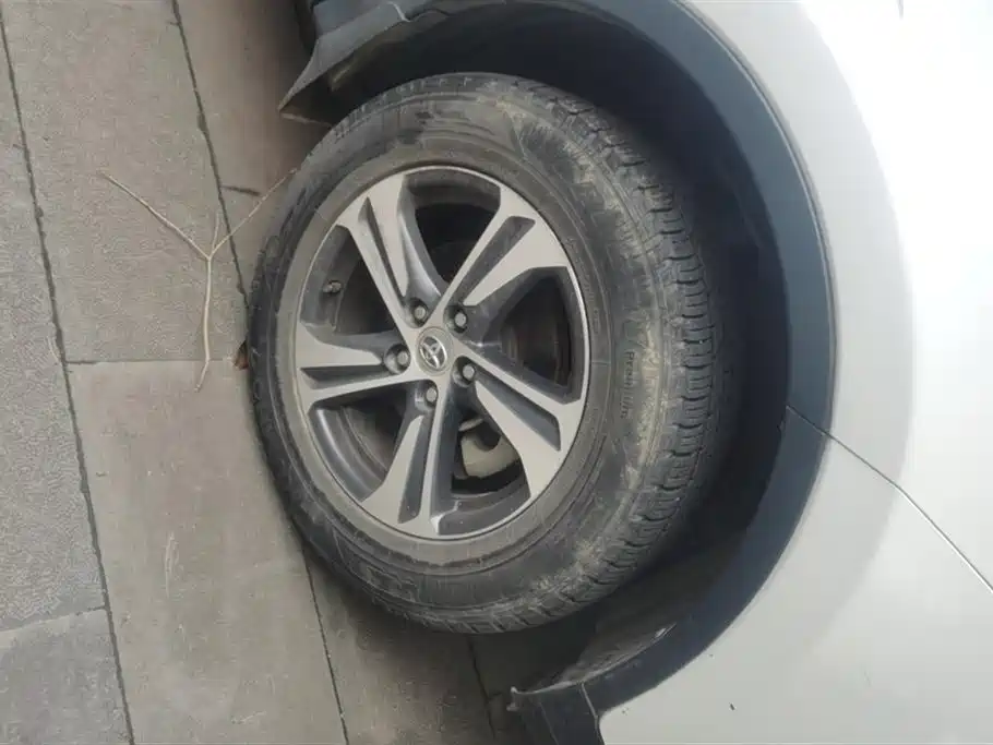 Toyota RAV4 Rongfang