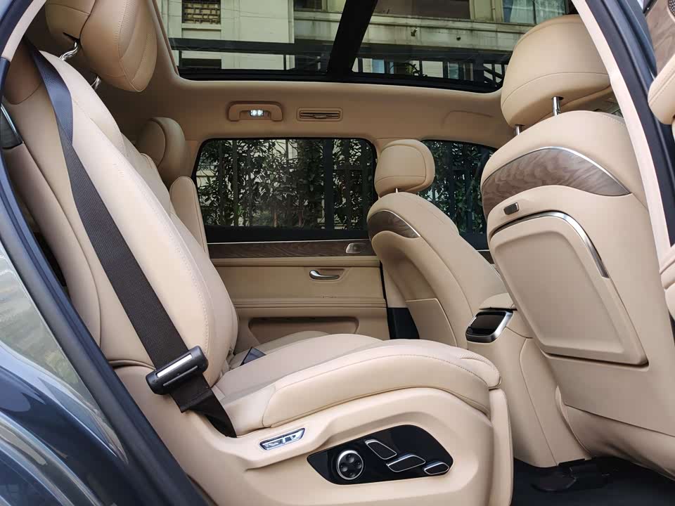 AITO Ask the world M7