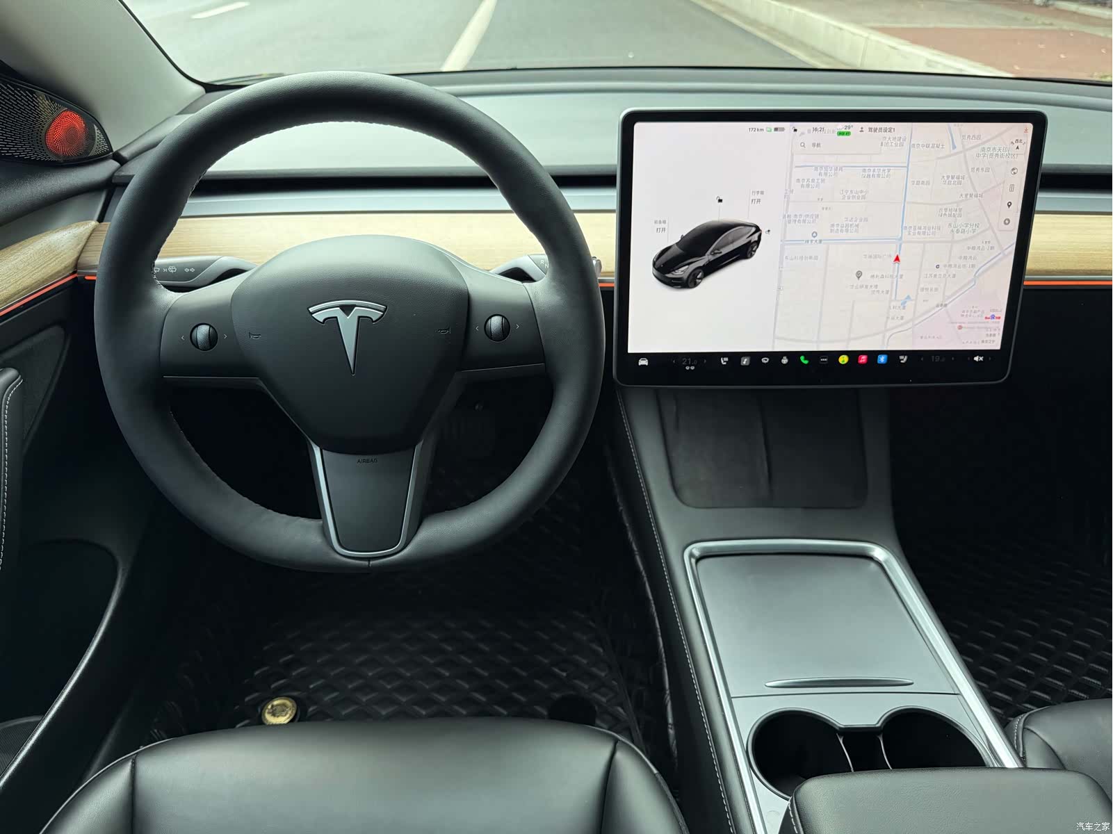 Tesla Model 3, 2023 14