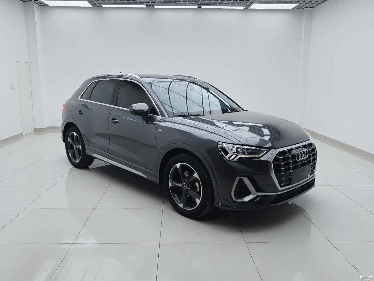 Audi Q3, 2022 3