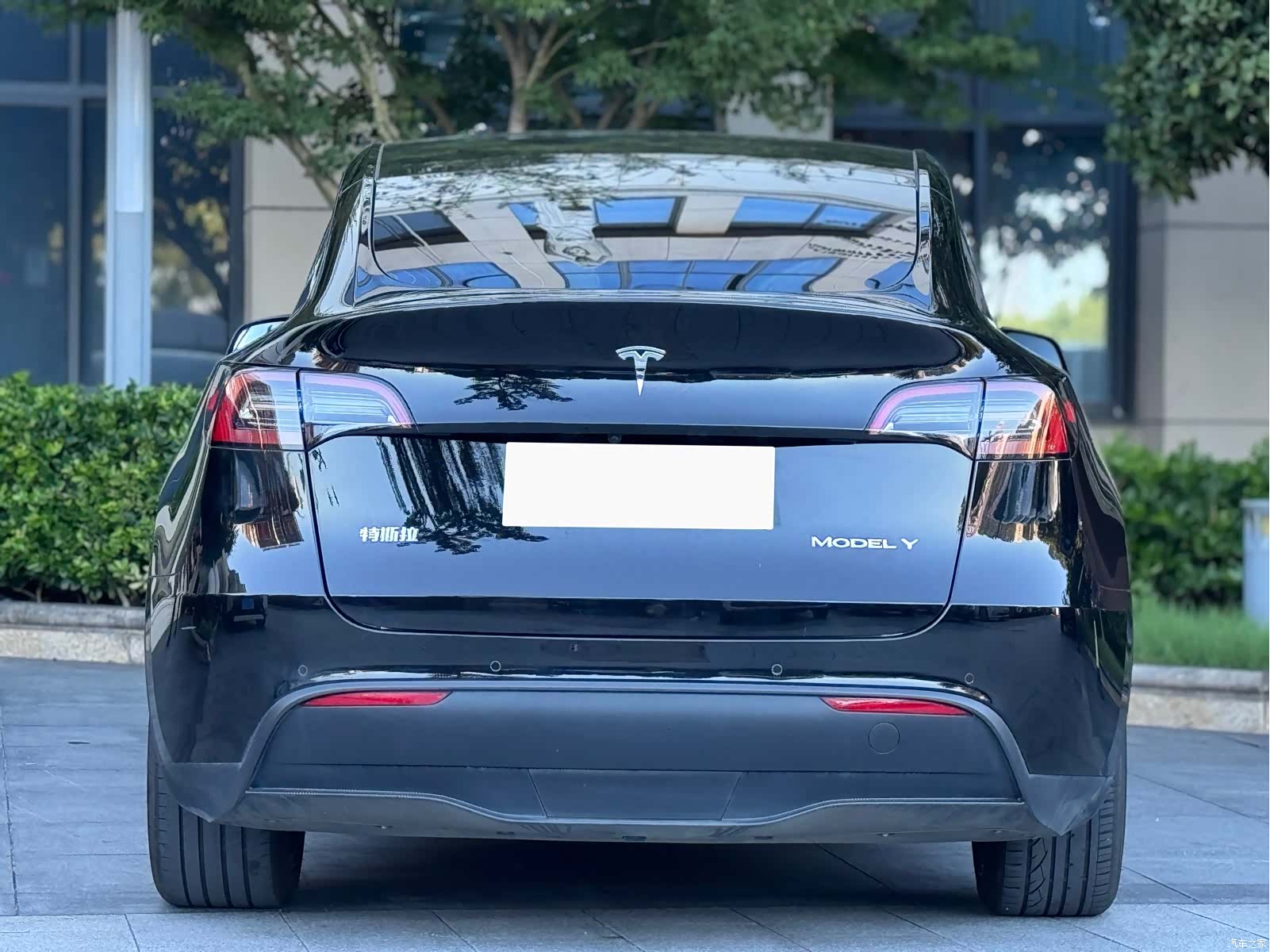 Tesla Model Y, 2024 9