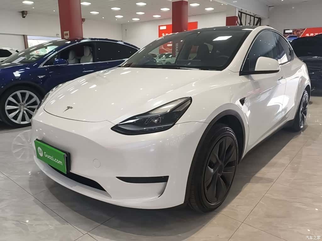 Tesla Model Y, 2023 1