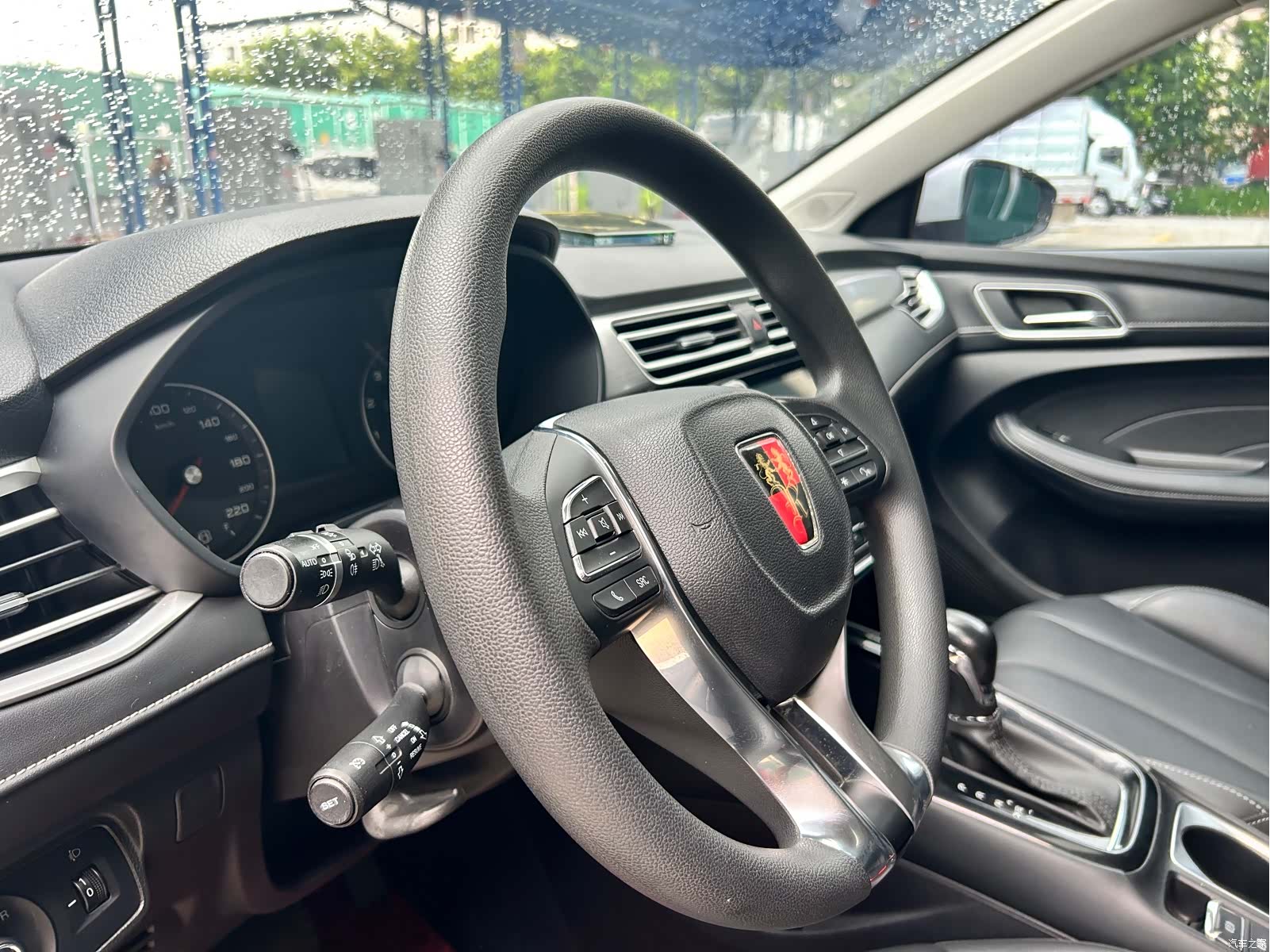 Roewe i5, 2019 15