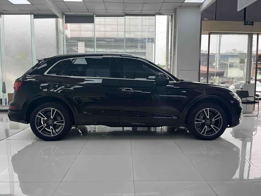 Audi Q5L 2021, фото 7
