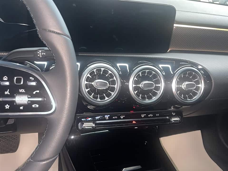 Mercedes-Benz Class A Mercedes-Benz Class A