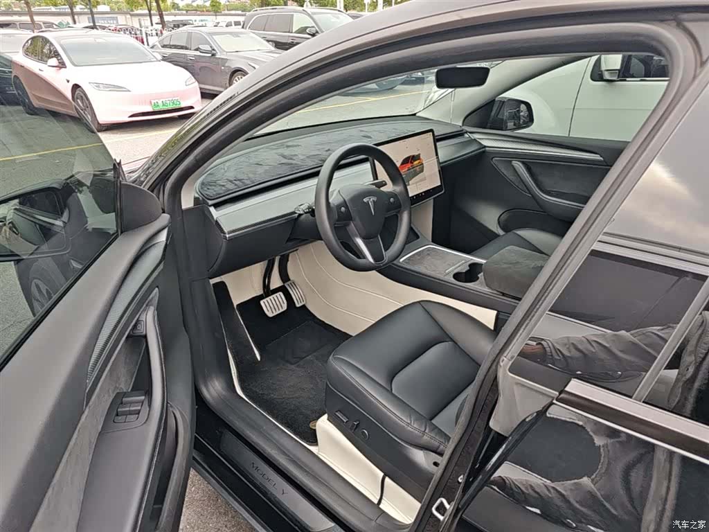 Tesla Model Y, 2023 16