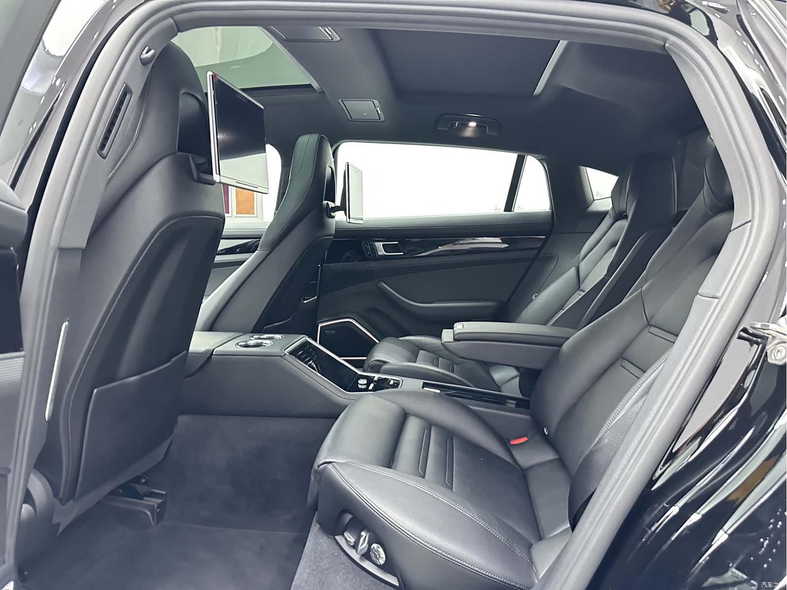 Porsche Panamera, 2018 10