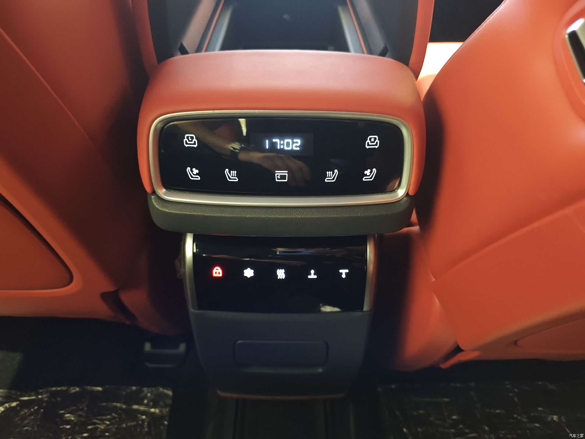 DongFeng eπ008, 2024 17