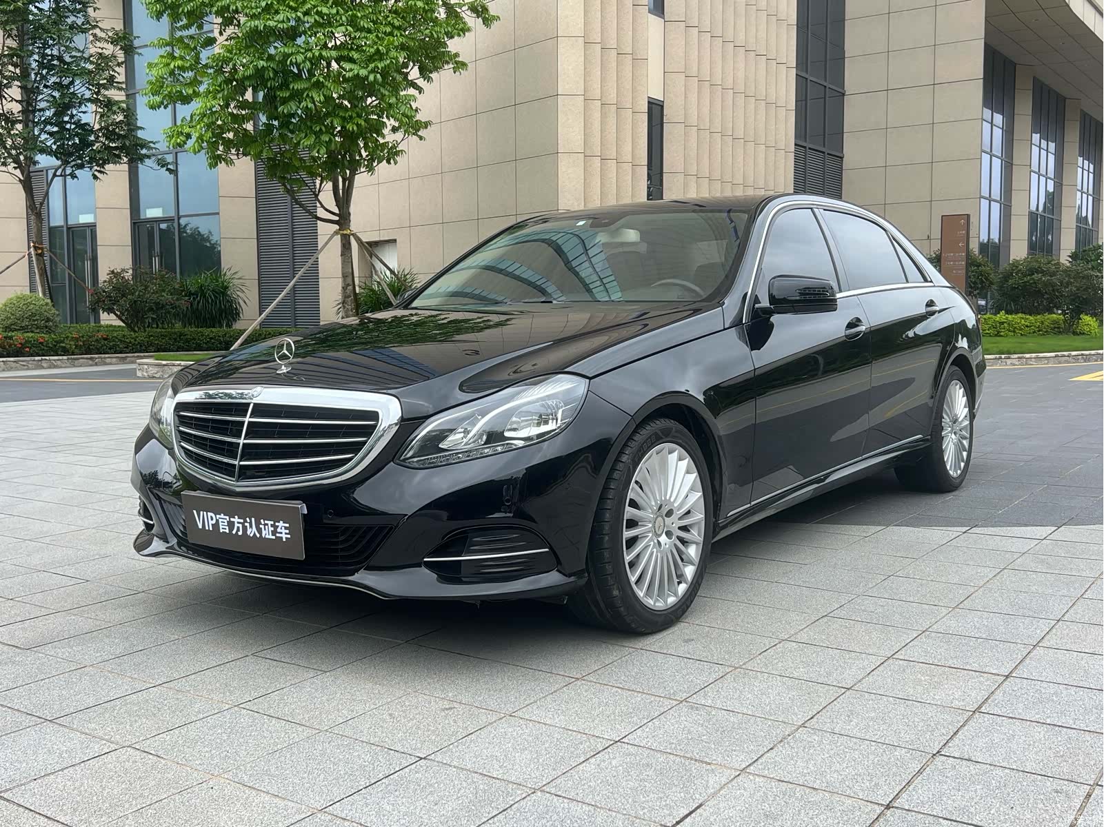 Mercedes-Benz E-Class, 2016 1