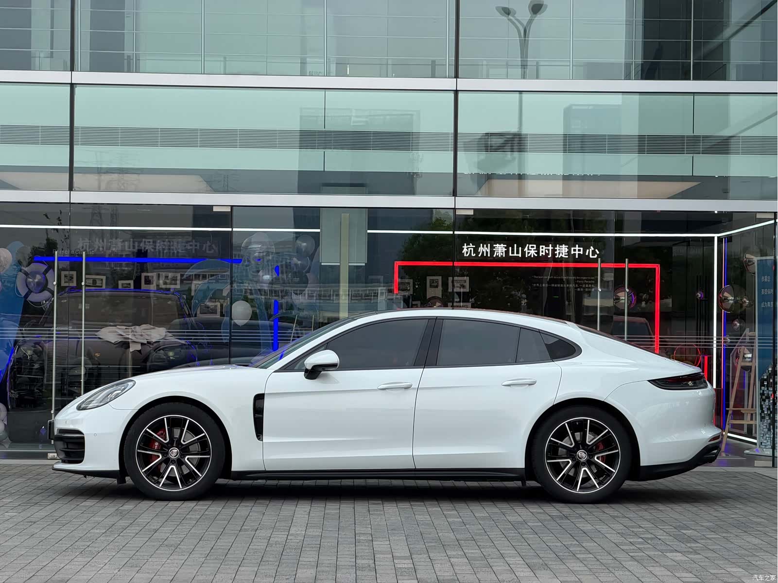 Porsche Panamera, 2023 2