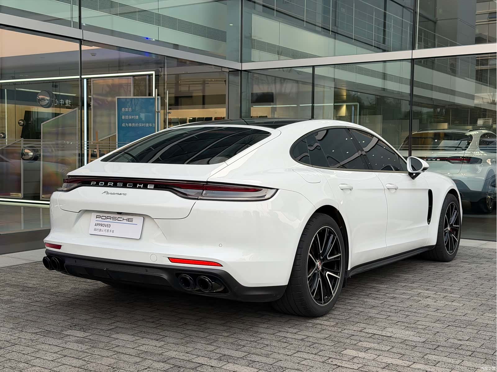 Porsche Panamera, 2023 3