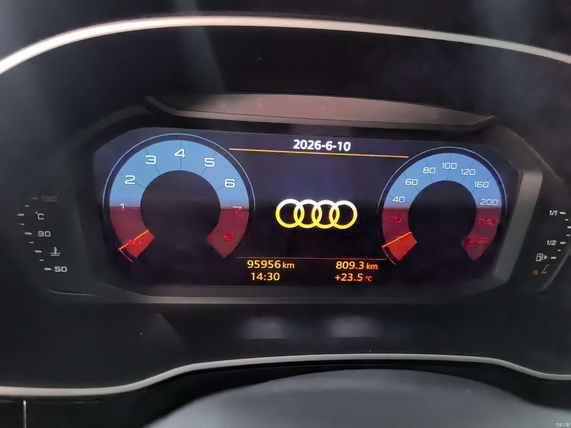 Audi Q3, 2021 10