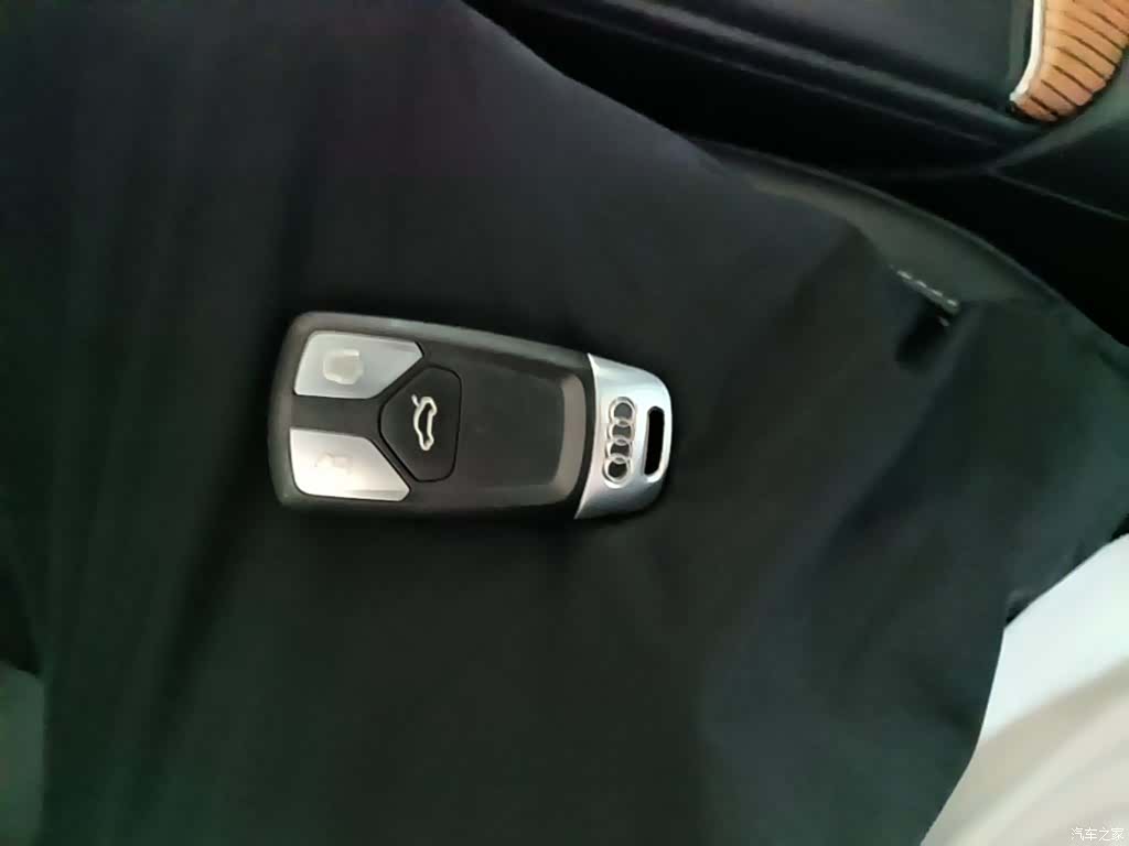 Audi A4L, 2019 9