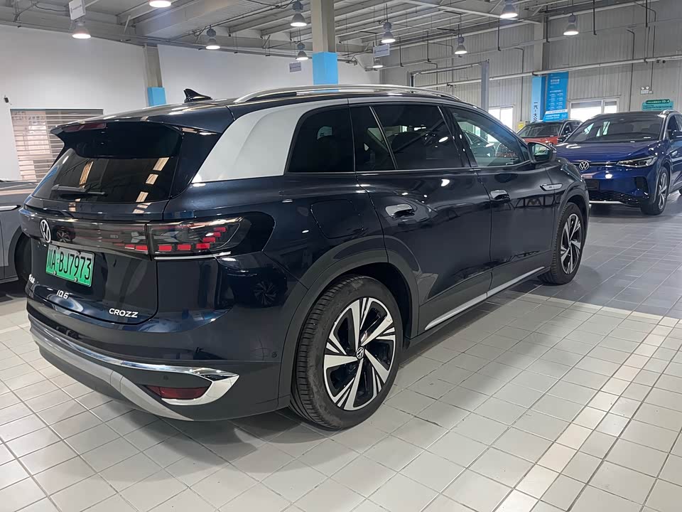 Volkswagen ID.6 CROZZ