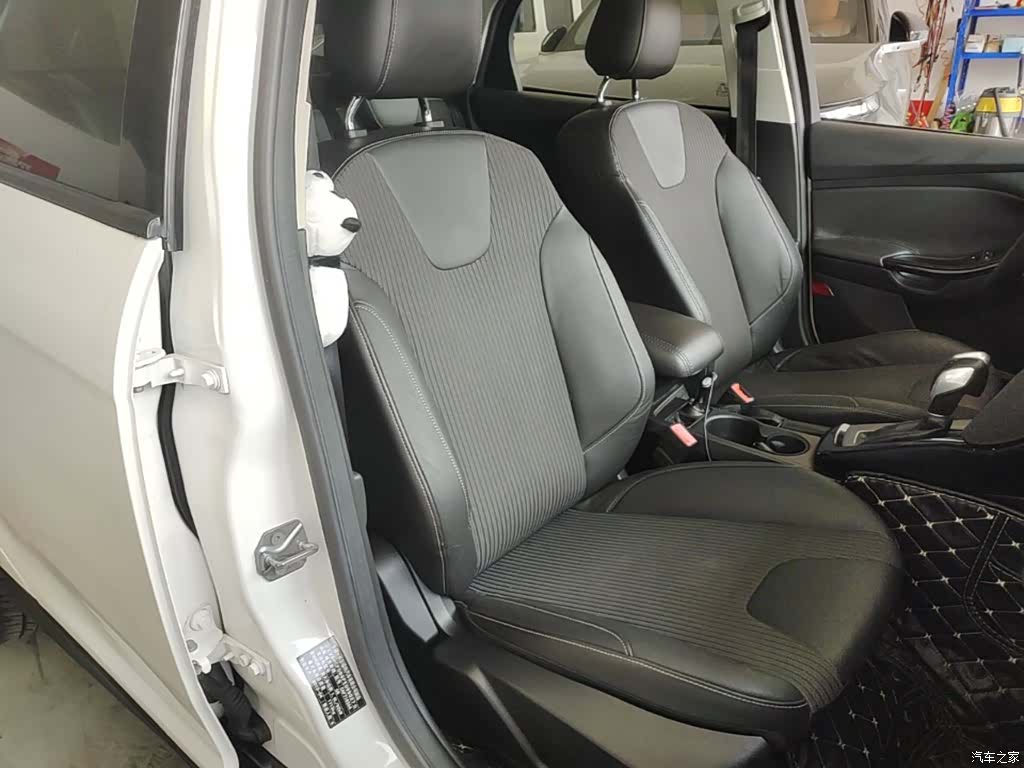 Ford Focus, 2015 25