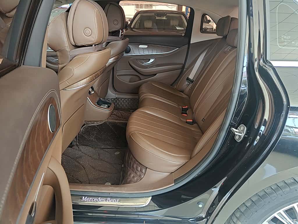 Mercedes-Benz E-Class, 2023 17
