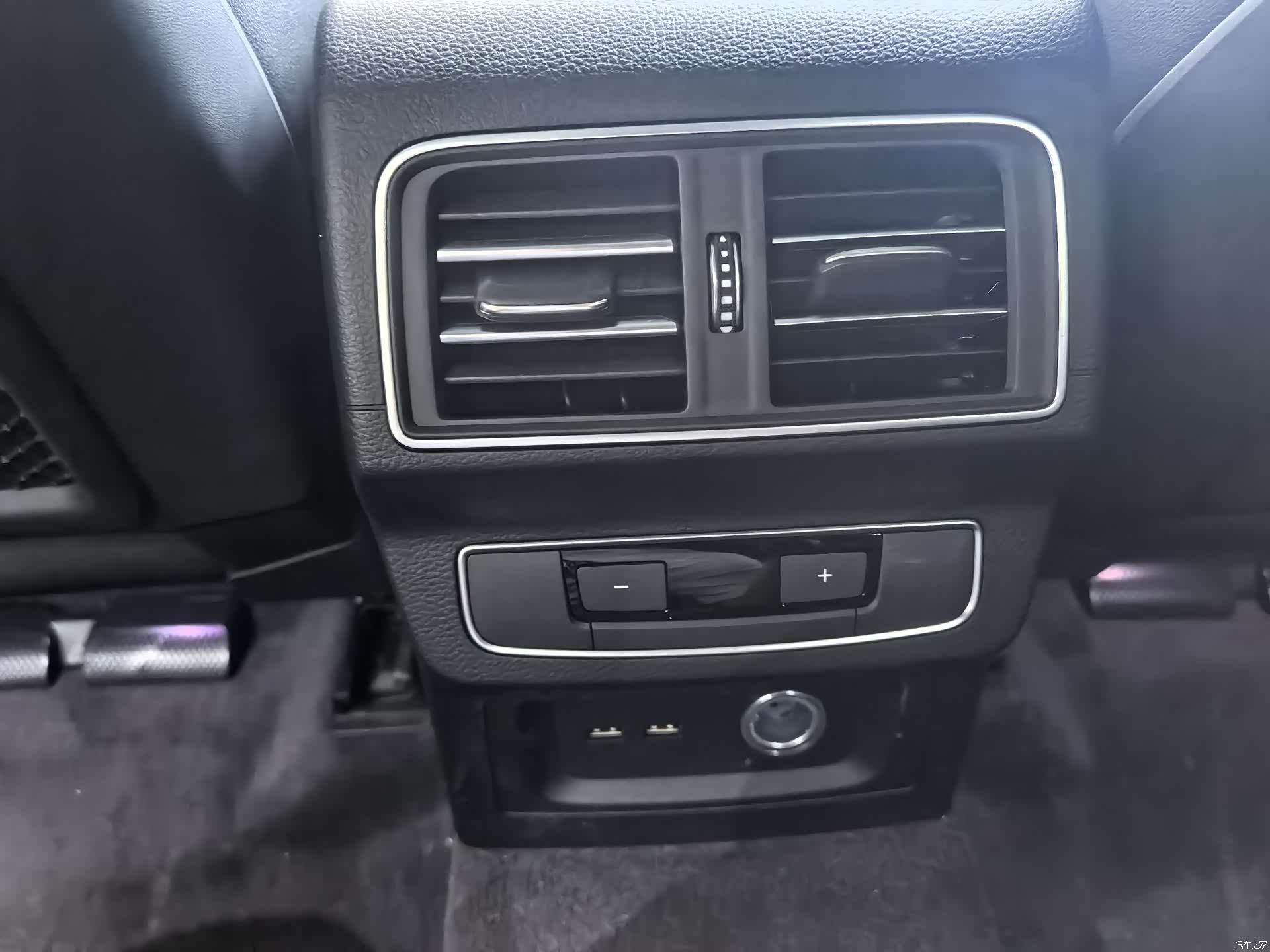Audi Q5L, 2024 14