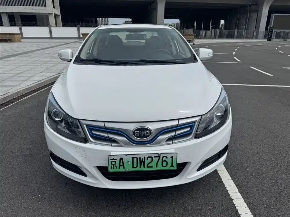 BYD e5