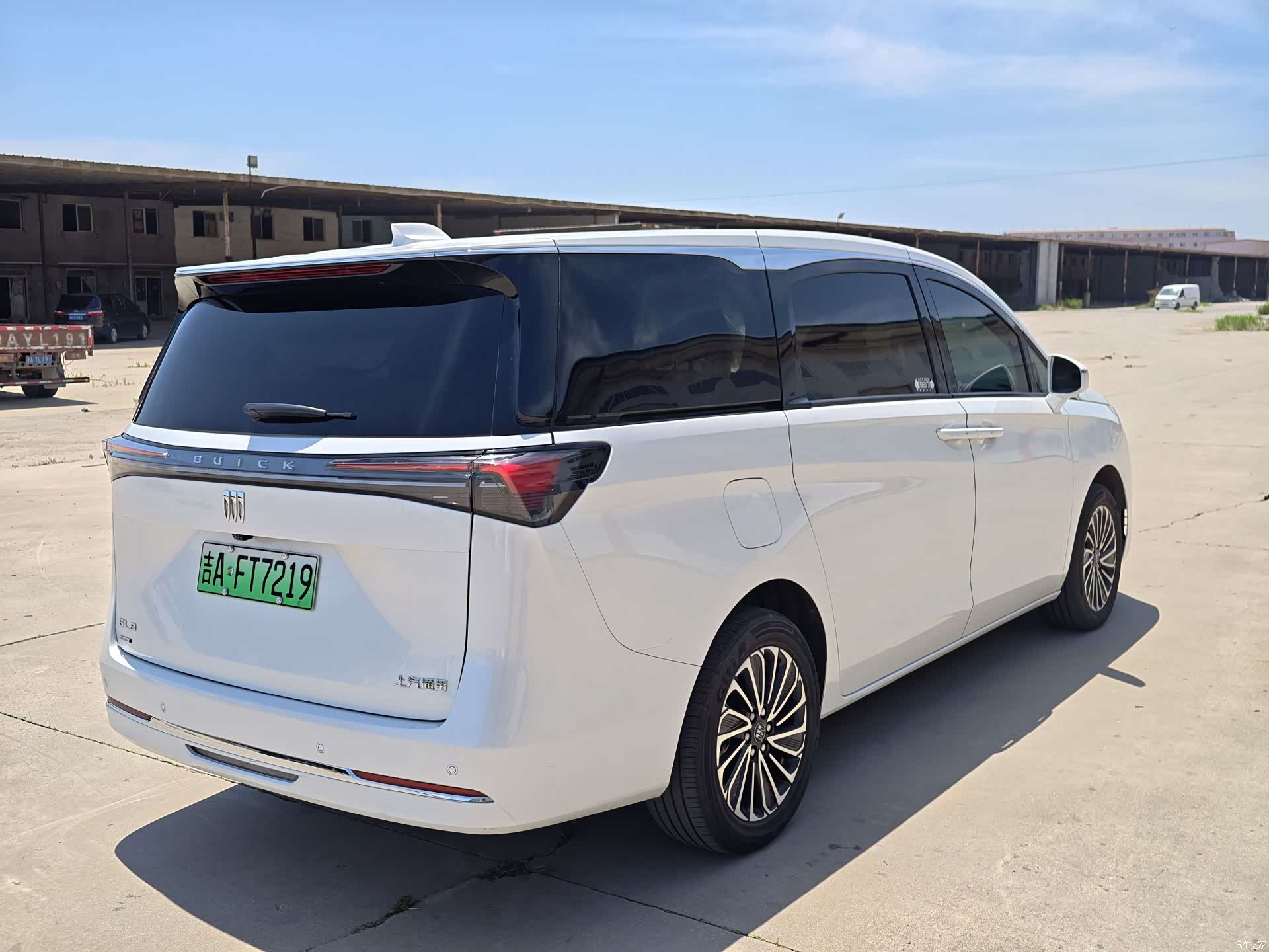 Buick GL8, 2025 8