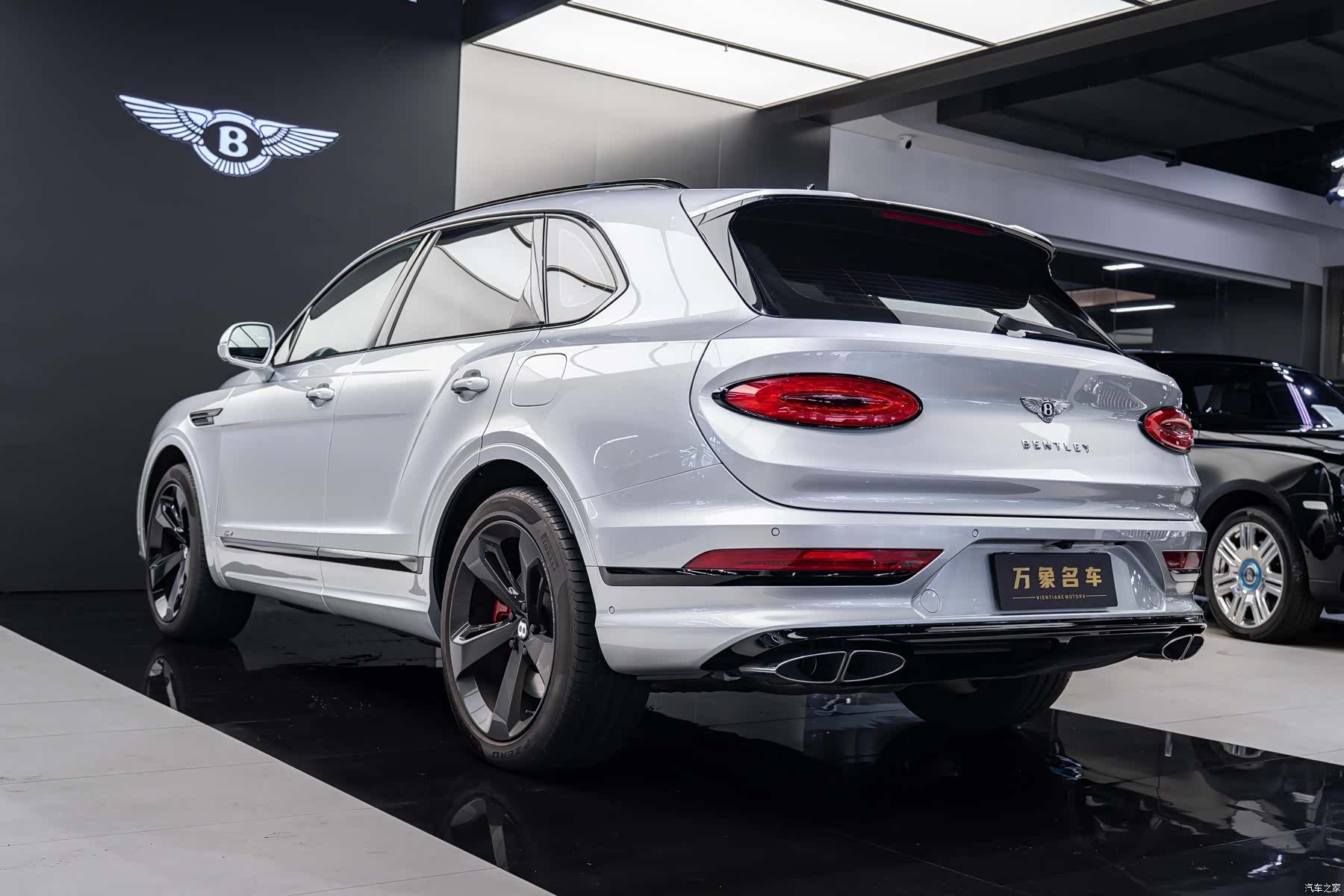 Bentley Bentayga, 2021 6