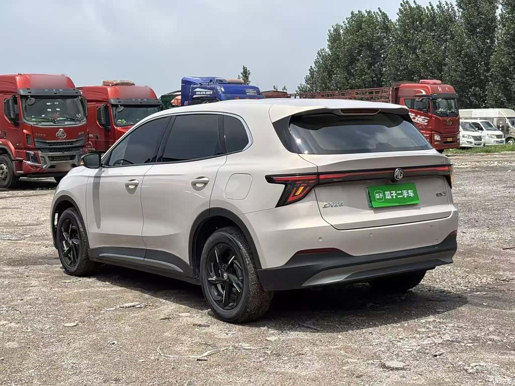 MG ES5, 2025 все фото