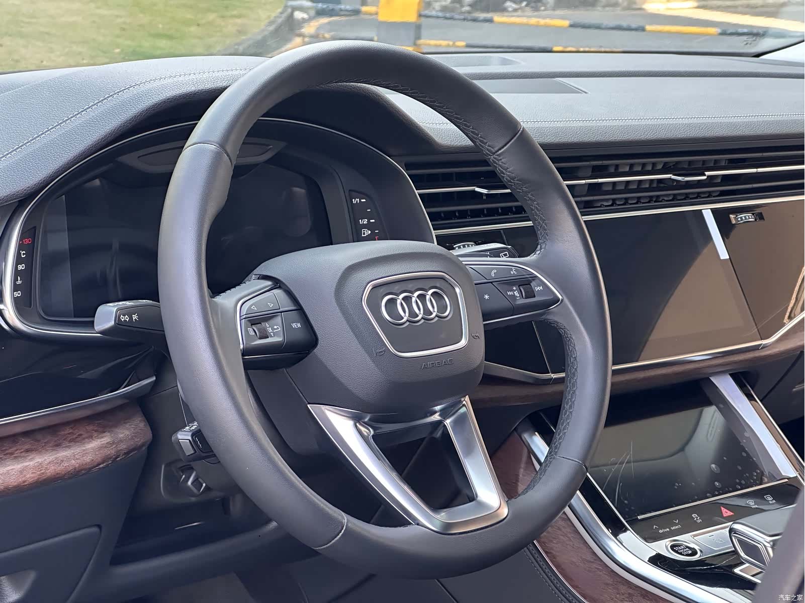 Audi Q7, 2024 10