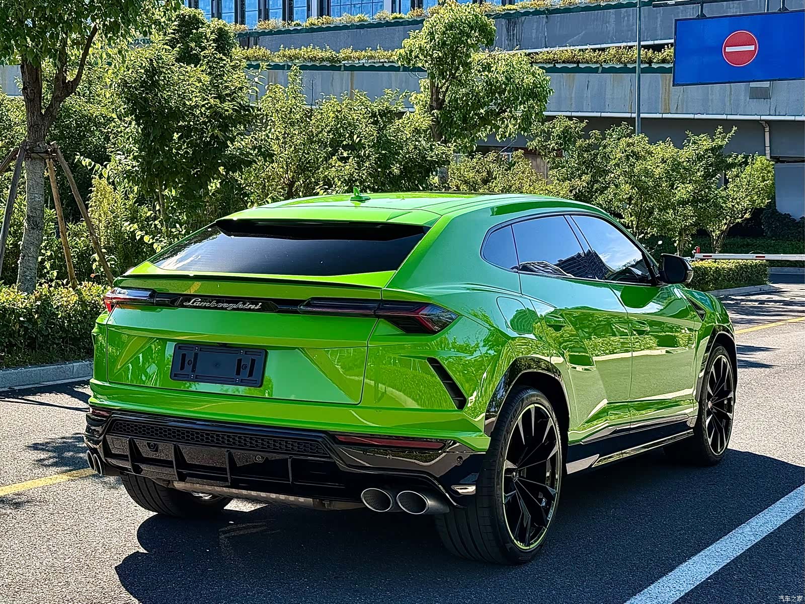 Lamborghini Urus, 2023 все фото
