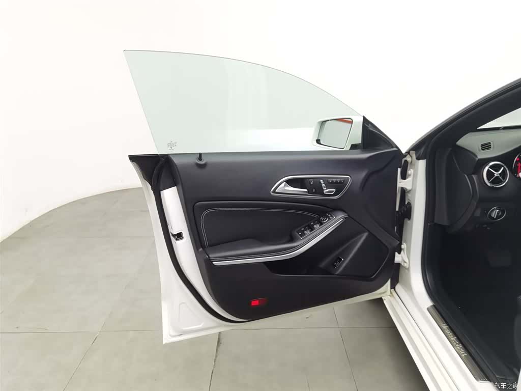 Mercedes-Benz CLA, 2018 8