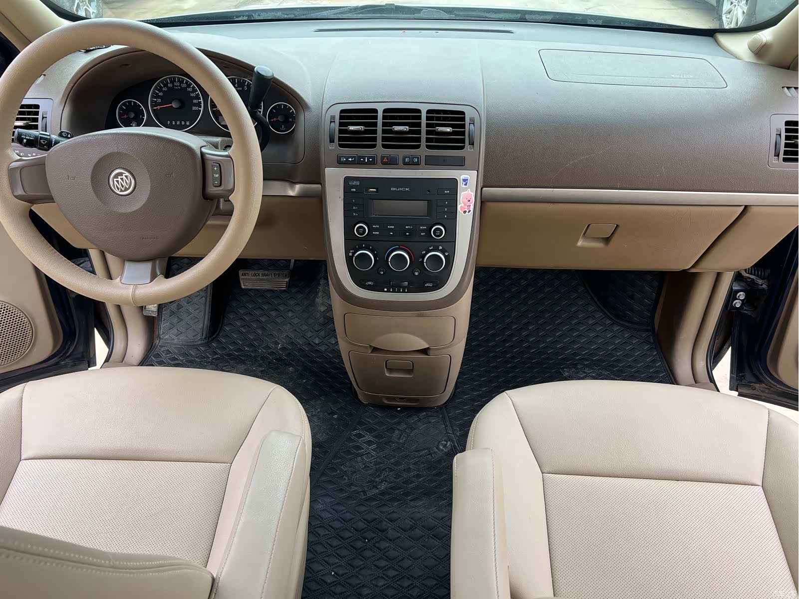 Buick GL8, 2015 6