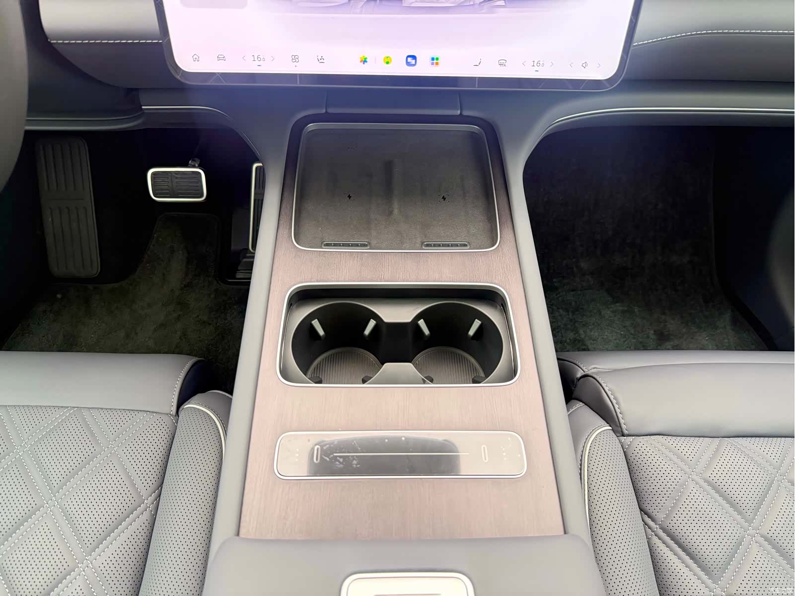NIO ES8, 2026 8