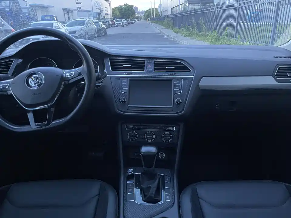 Volkswagen Tiguan L