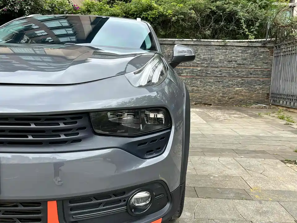 Lynk & Co 02
